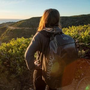 Steel-Duffel-Lifestyle-03